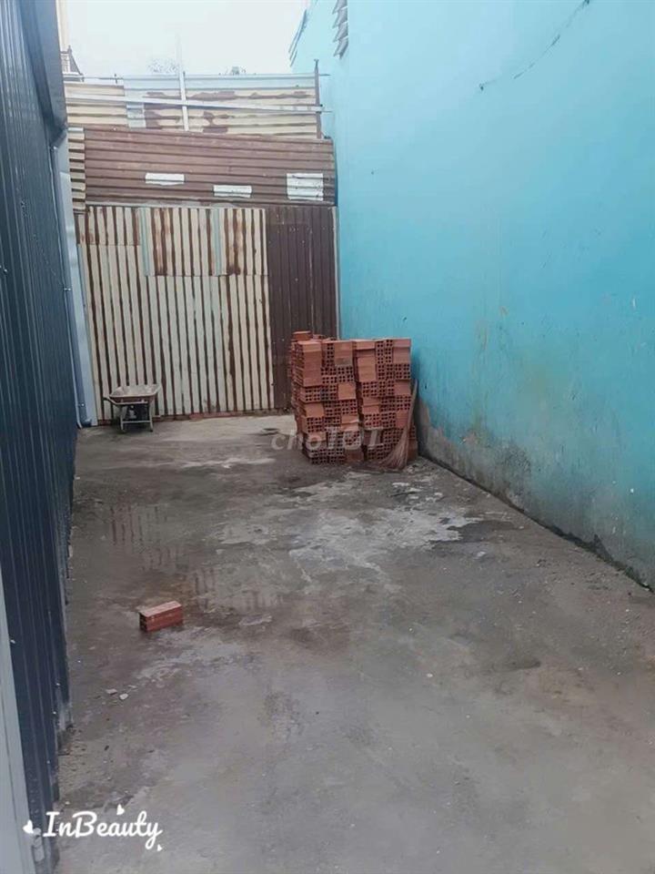 kho cho thuê 18×12 gạch men.có điện 3 pha.