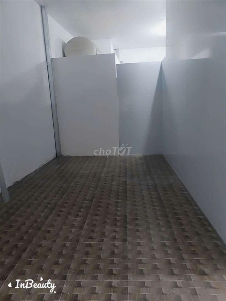 kho cho thuê 18×12 gạch men.có điện 3 pha.