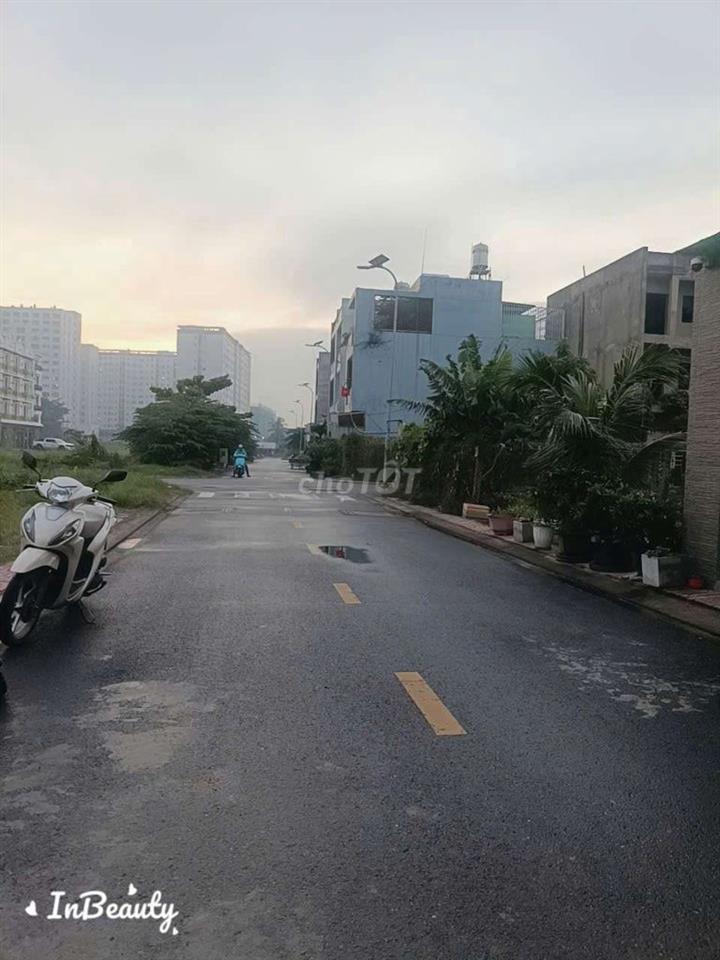 nhà mới sạch sẽ gần ngã tư Gò Mây.kdc Vĩnh Lộc 