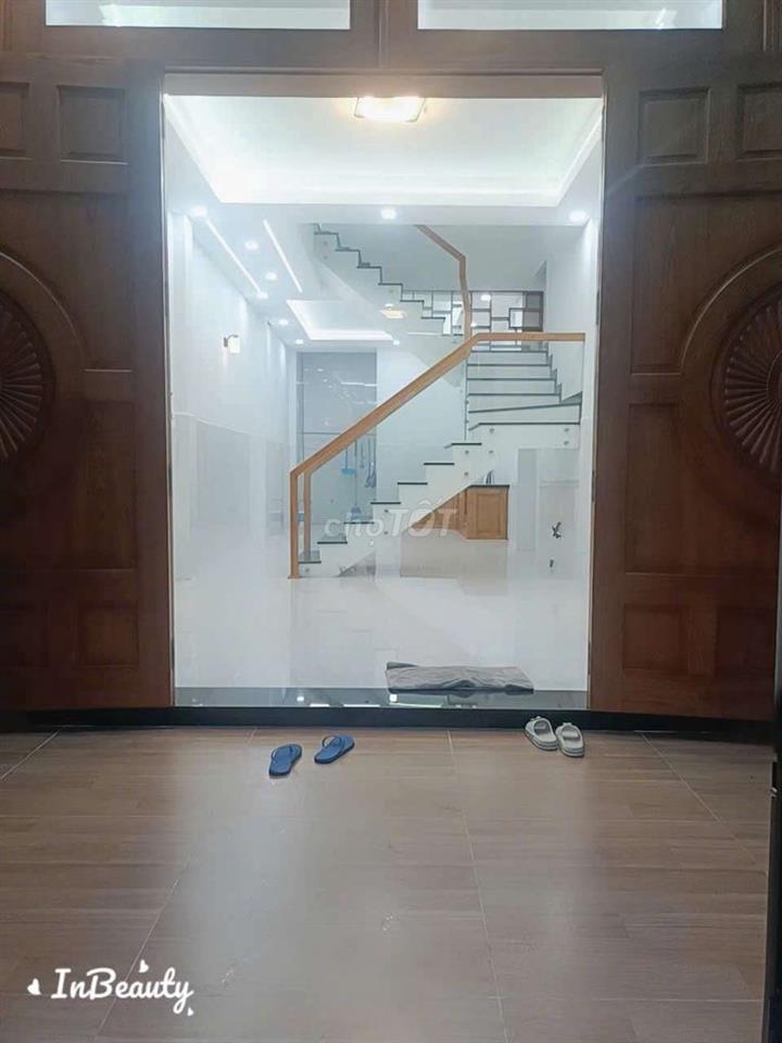 nhà mới sạch sẽ gần ngã tư Gò Mây.kdc Vĩnh Lộc 