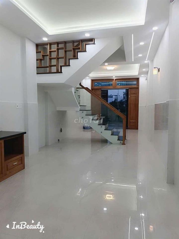 nhà mới sạch sẽ gần ngã tư Gò Mây.kdc Vĩnh Lộc 