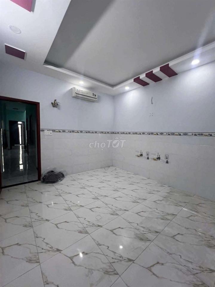 nhà gần ngã tư Gò Mây có nội thất 