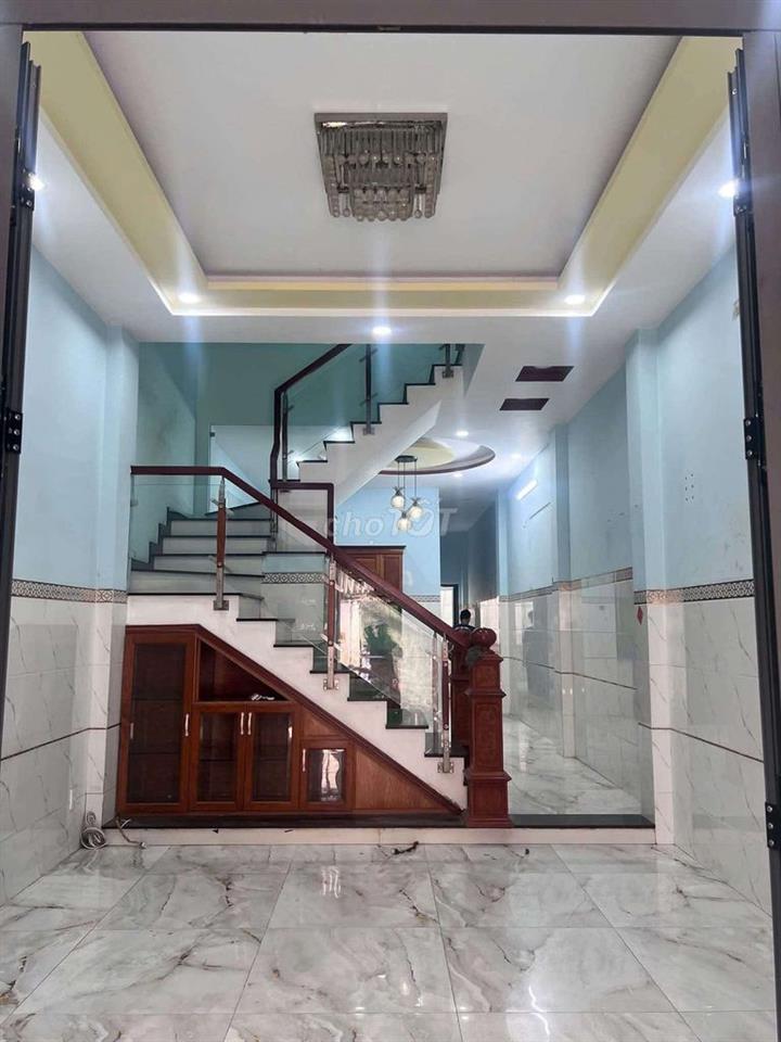nhà gần ngã tư Gò Mây có nội thất 