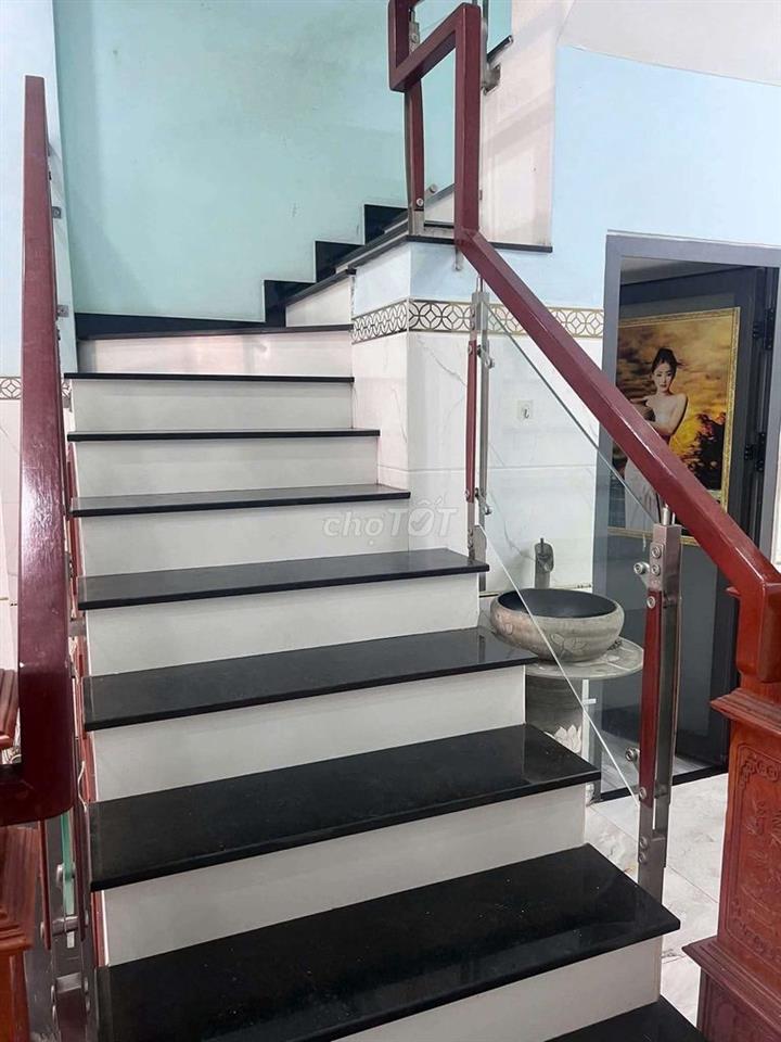 nhà gần ngã tư Gò Mây có nội thất 