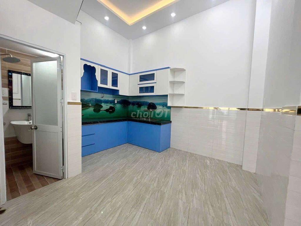 nhà 2 lầu 4 phòng ngủ.gần chợ Liên Khu 5-6