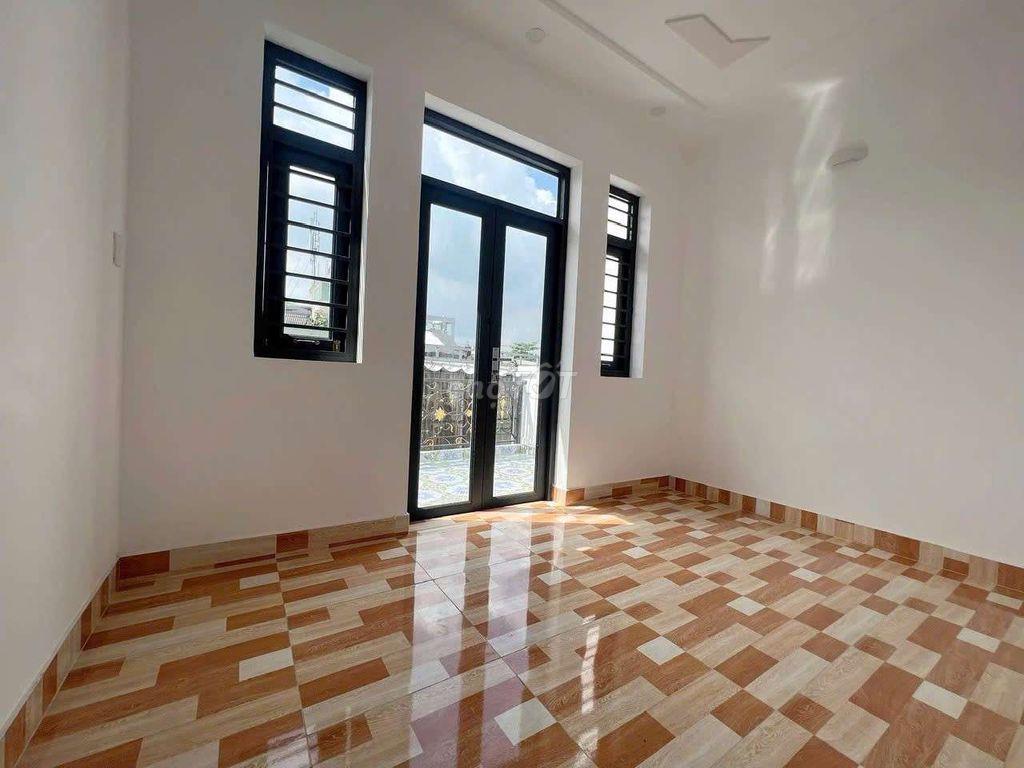 nhà 2 lầu 4 phòng ngủ.gần chợ Liên Khu 5-6