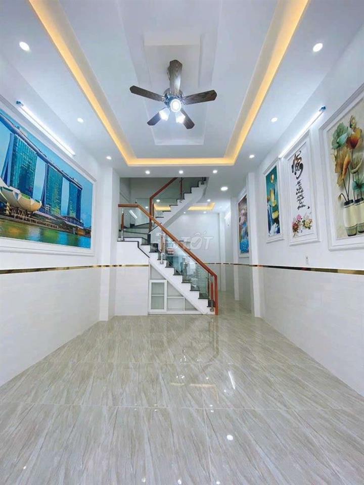nhà 2 lầu 4 phòng ngủ.gần chợ Liên Khu 5-6
