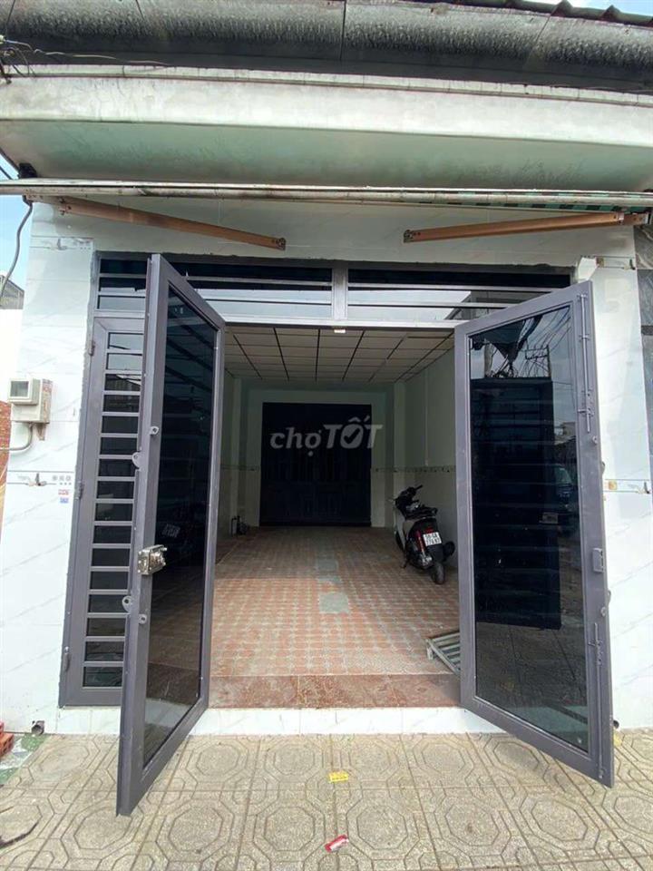 nhà hướng Tây.4×25 trống suốt.dưới có phòng 