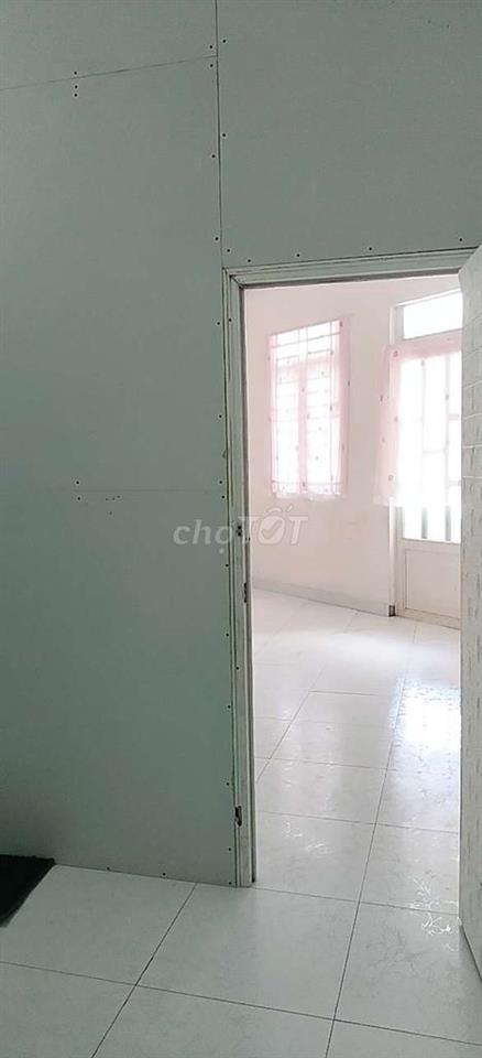 nhà gần chợ Bình Thành.trường Kim Đồng 