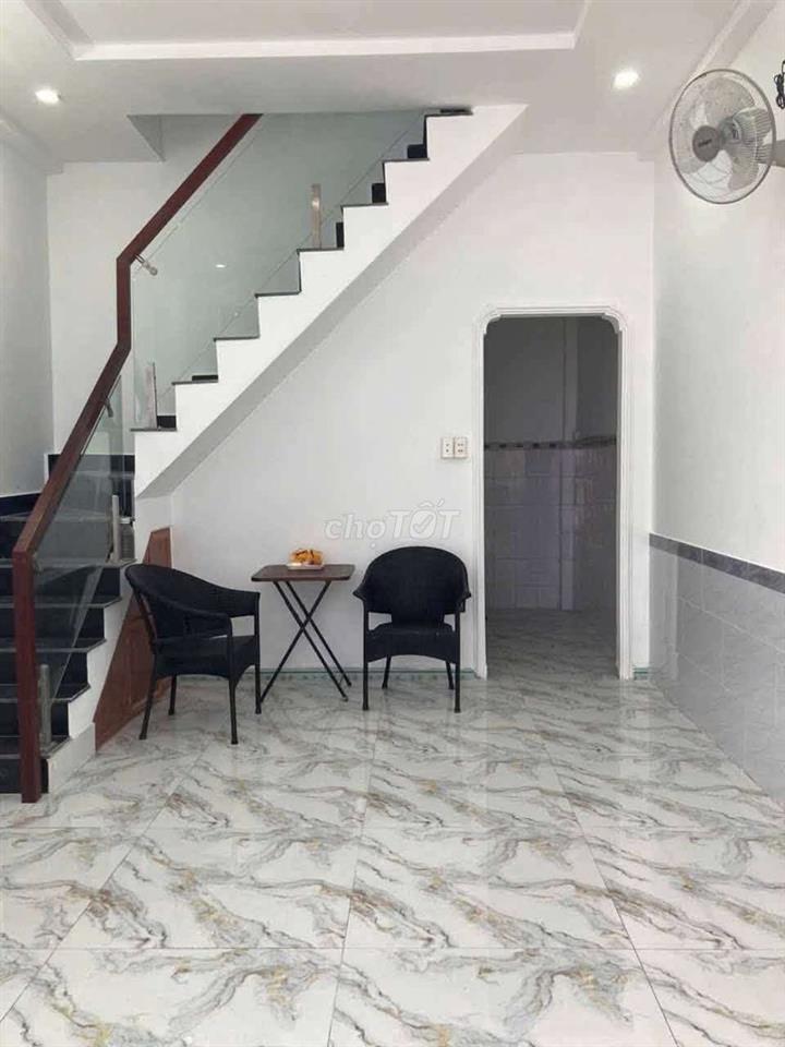 nhà 1 lầu 2 phòng ngủ 2 tollet.gần ngã tư Gò Mây 