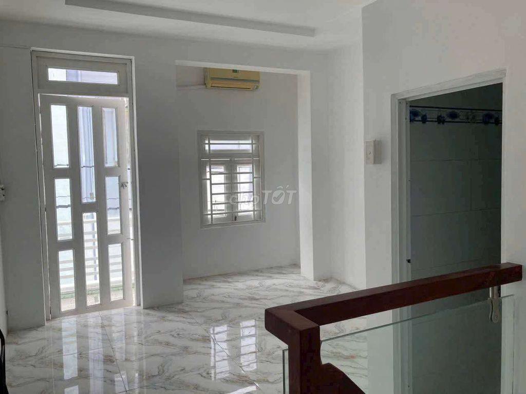 nhà 1 lầu 2 phòng ngủ 2 tollet.gần ngã tư Gò Mây 