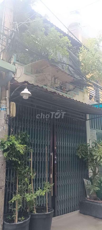 nhà 1 lầu 2 phòng ngủ 2 tollet.sau lưng trường học Kim Đồng 