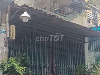 nhà 1 lầu 2 phòng ngủ 2 tollet.sau lưng trường học Kim Đồng 