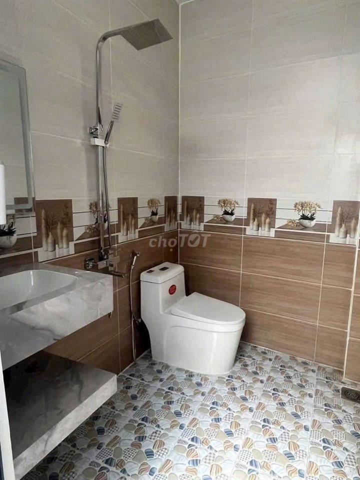 nhà mới ,gần trường Kim Đồng.nội thất cơ bản