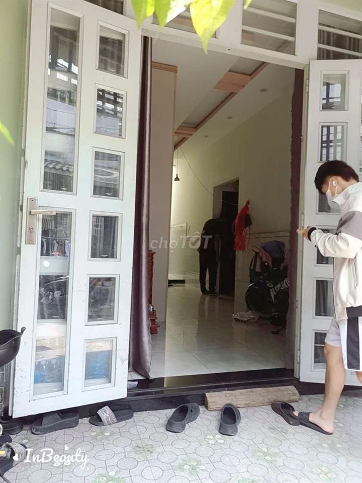 nhà gần chợ Bình Thành,2 phòng ngủ.sạch sẽ 