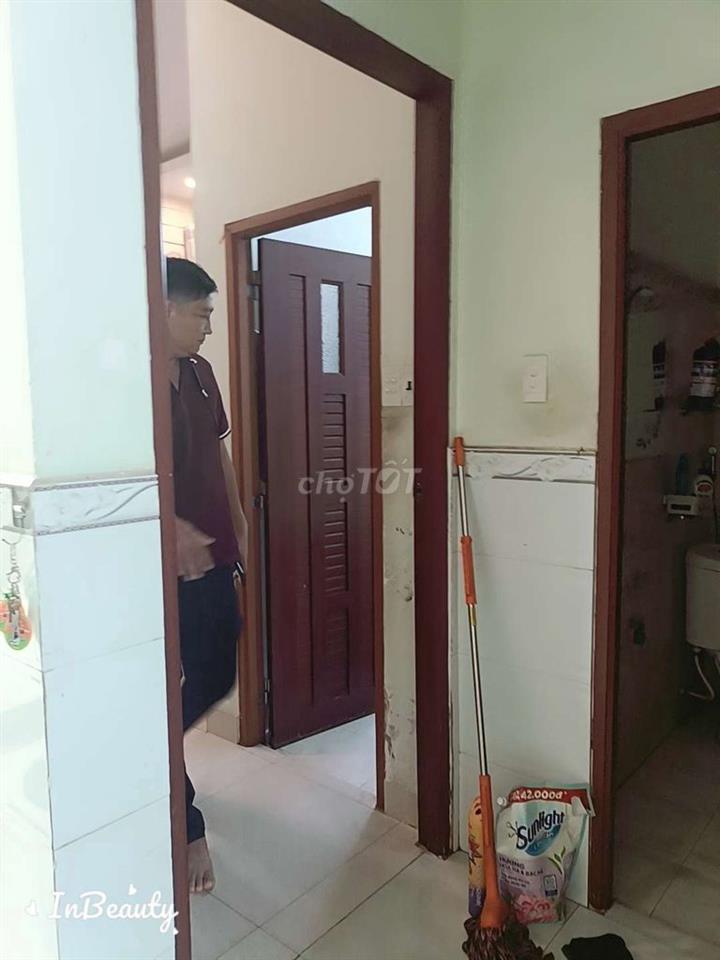 nhà gần chợ Bình Thành,2 phòng ngủ.sạch sẽ 