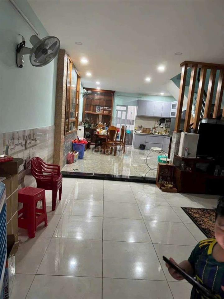 nhà 5×16 .1 lầu nội thất cơ bản.chợ Bình Thành 
