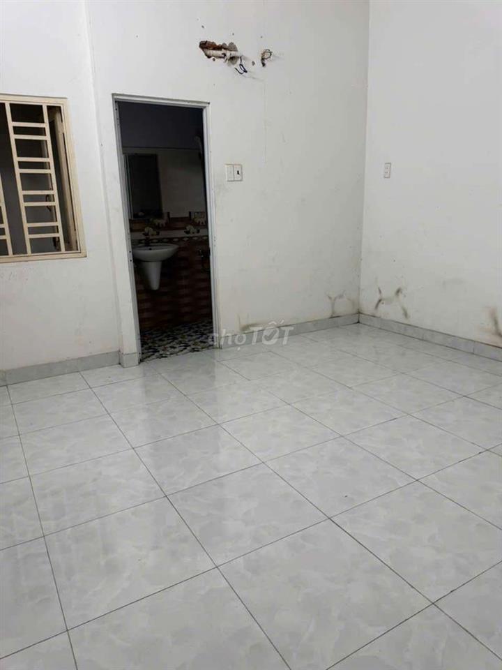 nhà 4 phòng ngủ.5 tollet.sân thượng