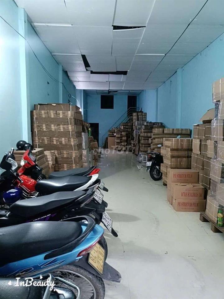 nhà ngang 5 dài 33 trống suốt.gác lửng 2 phòng.gần ngã 5 vĩnh lộc 