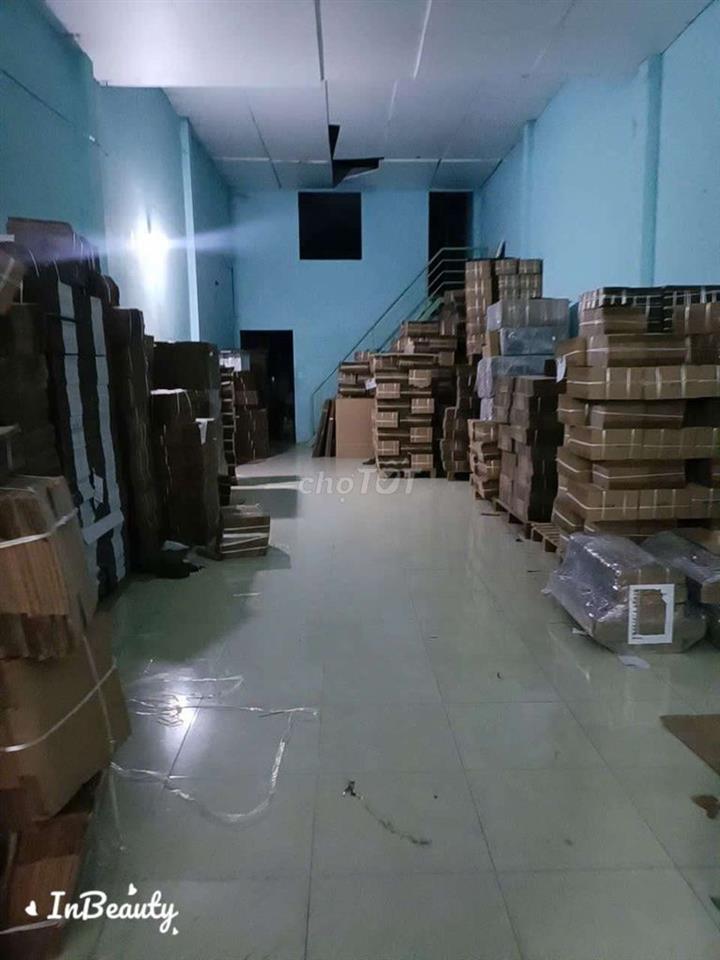 nhà ngang 5 dài 33 trống suốt.gác lửng 2 phòng.gần ngã 5 vĩnh lộc 