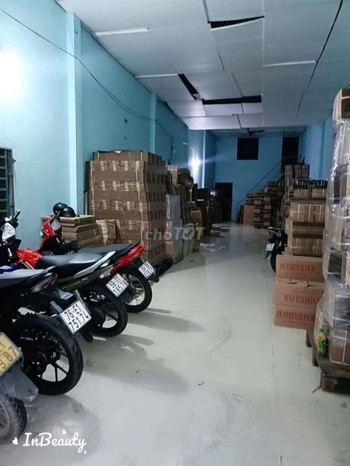 nhà ngang 5 dài 33 trống suốt.gác lửng 2 phòng.gần ngã 5 vĩnh lộc 