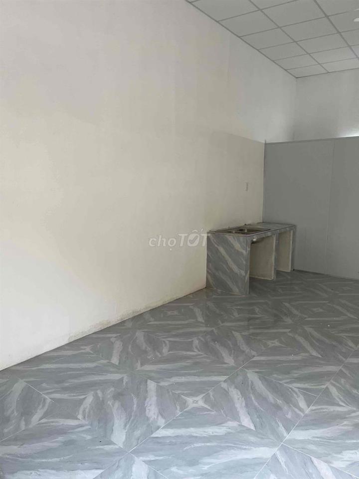 cho thuê nhà/ kho nguyên căn mặt tiền đường kênh 7m.