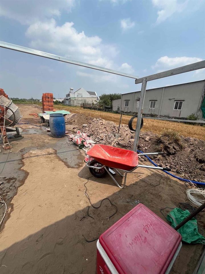 Cho thuê mặt bằng kinh doanh đã san lấp, làm móng kiên cố