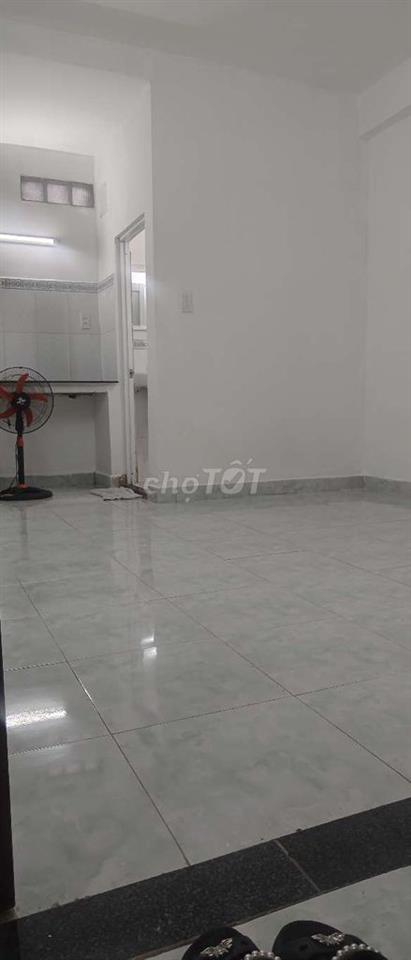 Phòng trọ đối diện Etown Cộng Hòa