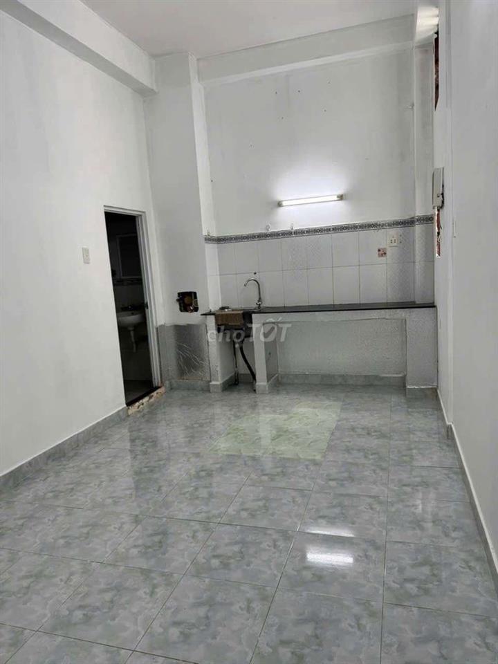 Phòng trọ đối diện Etown Cộng Hòa