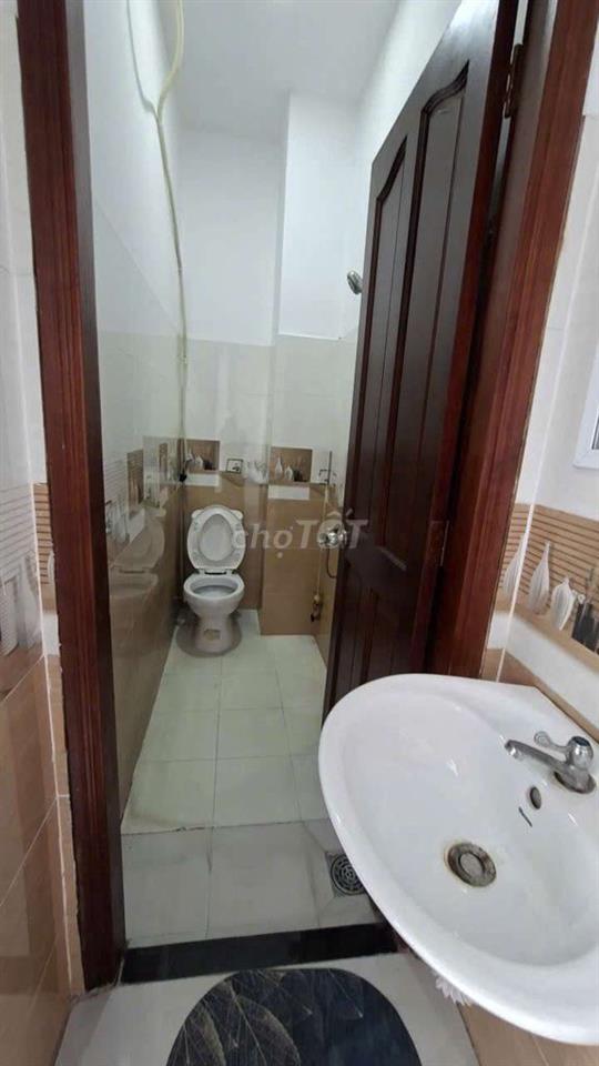 Nhà 1 trệt 2 lầu sân thượng Đường số 8 BHH B bình tân