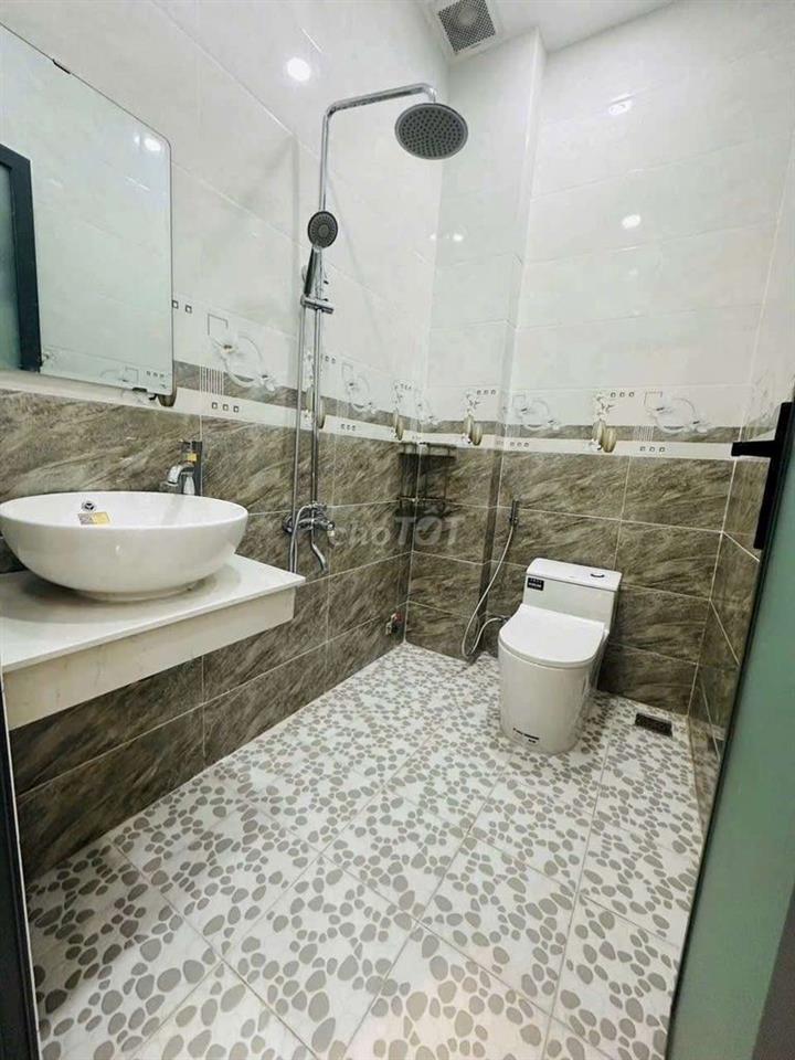 nhà 1 trệt 3 lầu Mới 100% Hẻm 151 liên khu 4/5 BHH B bình tân 