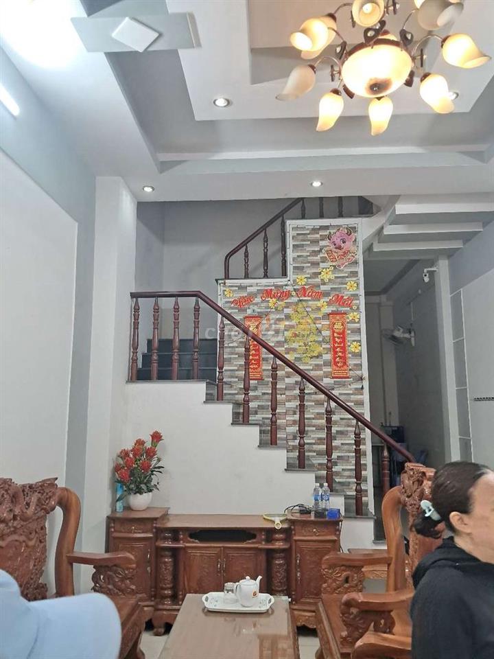 Nhà 1 trệt 1 lầu sân thượng full nội thất đường liên khu 4/5 BHH B 