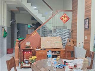 Nhà 1 trệt 2 lầu có nội thất đường Bình Thành BHH B bình tân 