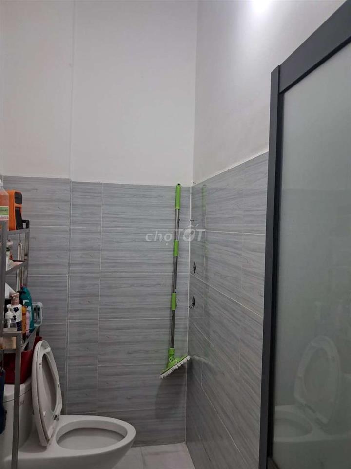 Nhà 1 trệt 2 lầu có nội thất đường Bình Thành BHH B bình tân 