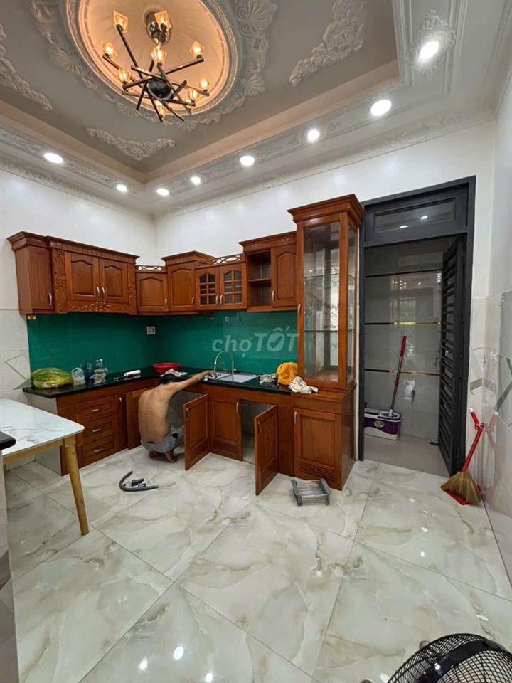 Nhà 1 trệt 3 lầu sân thượng đường Bình Thành BHH B bình tân