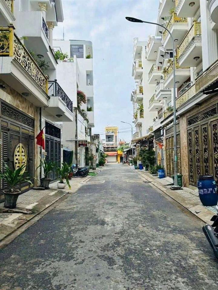 Nhà 1 trệt 3 lầu sân thượng đường Bình Thành BHH B bình tân