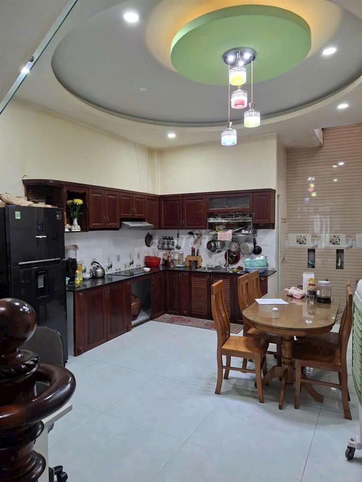 Nhà 1 trệt 1 lầu full nội thất hẻm 153 bình thành BHH B bình tân