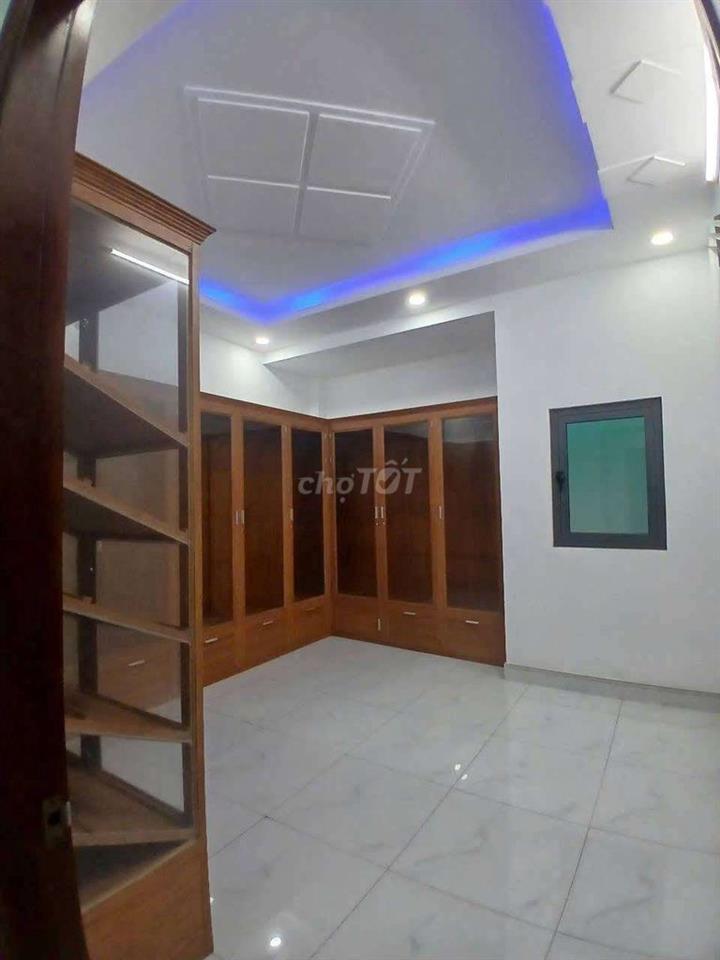 Nhà 1 trệt 3 lầu sân thượng đường liên khu 4/5 BHH B bình tân
