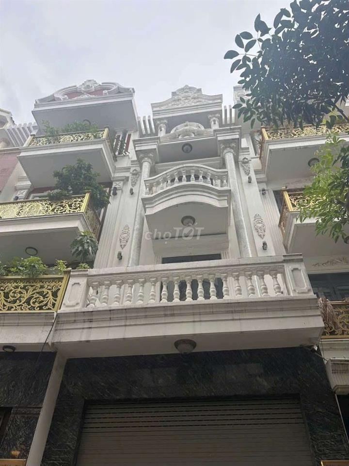 Nhà 1 trệt 3 lầu sân thượng có nội thất đường Bình Thành BHH B bình tâ
