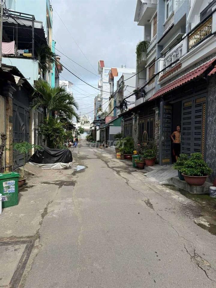 Nhà 1 trệt 2 lầu sân thượng đường liên khu 5_6 BHH B bình tân 