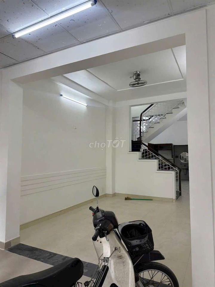 Nhà 1 trệt 2 lầu sân thượng đường 4B KDC Vĩnh Lộc BHH B bình tân