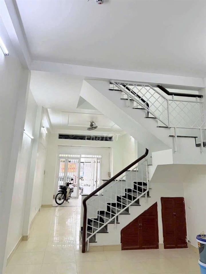 Nhà 1 trệt 2 lầu sân thượng đường 4B KDC Vĩnh Lộc BHH B bình tân