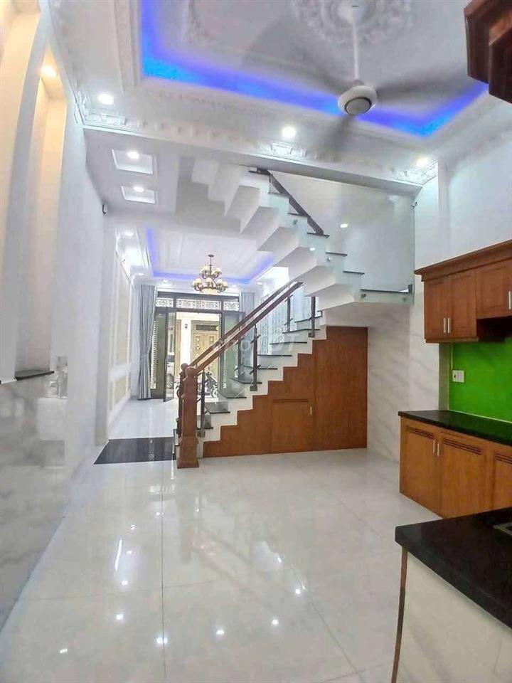 Nhà 1 trệt 3 lầu hẻm 151 liên khu 4/5 BHH B bình tân