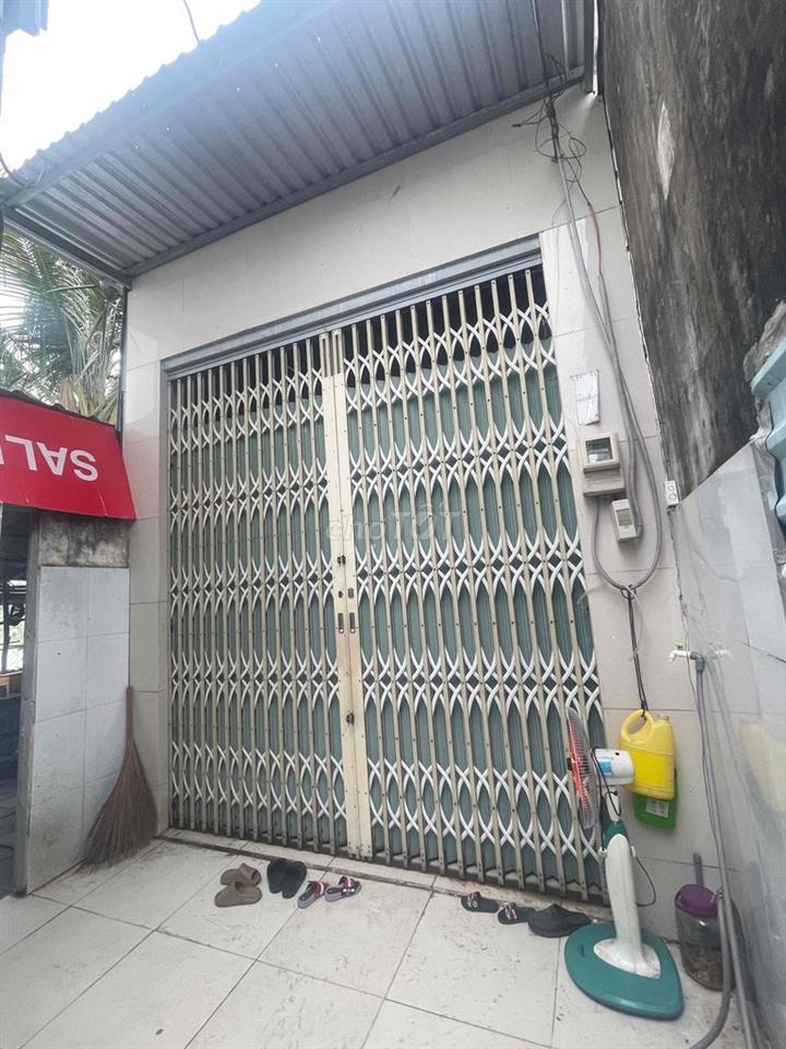 cho thuê nhà 60m2 cuối hẻm cách đường nhựa 30m điện nước chính