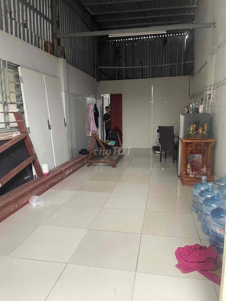 cho thuê nhà 60m2 cuối hẻm cách đường nhựa 30m điện nước chính