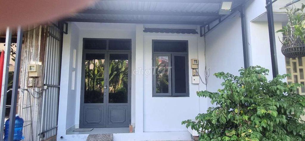 nhà mới xây 