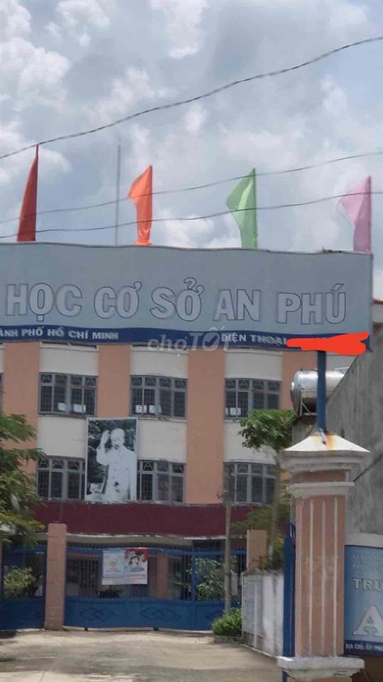nhà đường nhựa