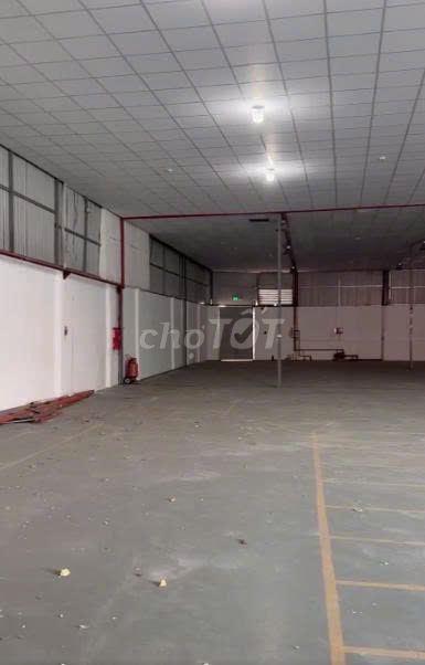 Cho thuê kho Quận 7 có pccc tự động,nhiều cửa xuất nhập hàng, 1000m2