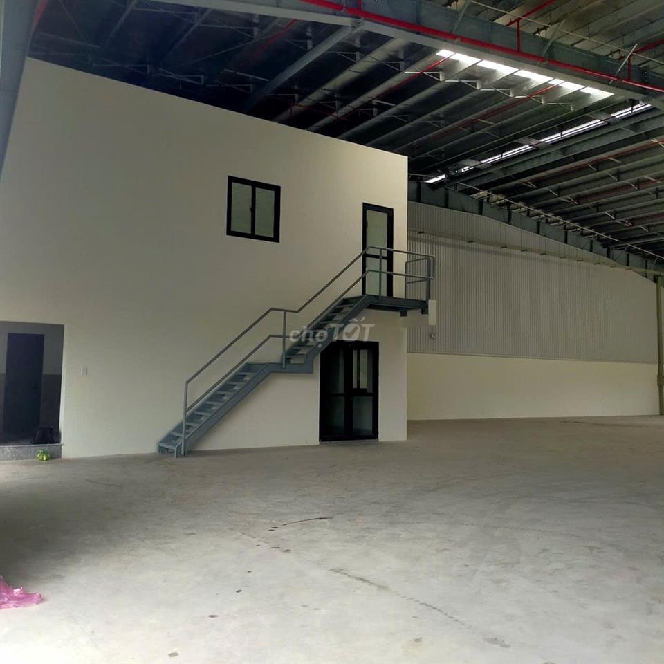 Cho thuê kho xưởng trong Kcn Lê Minh Xuân 3, Dt 2.000m2, Pccc tự động