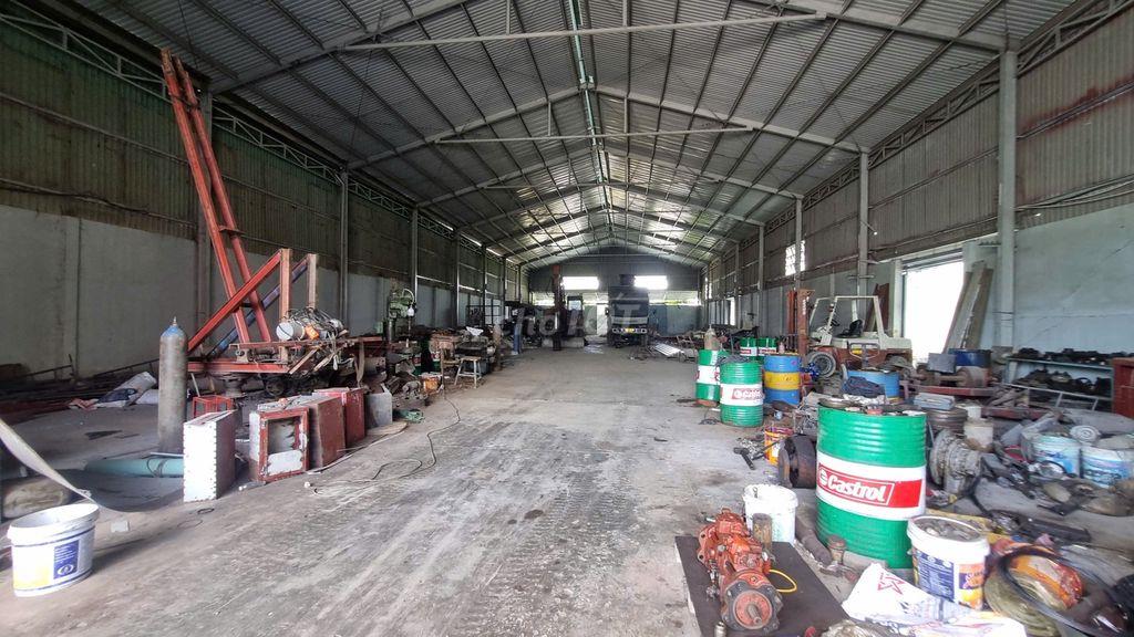 Cho thuê kho xưởng 2.700m²  Bình Tân, giá 240 triệu/tháng
